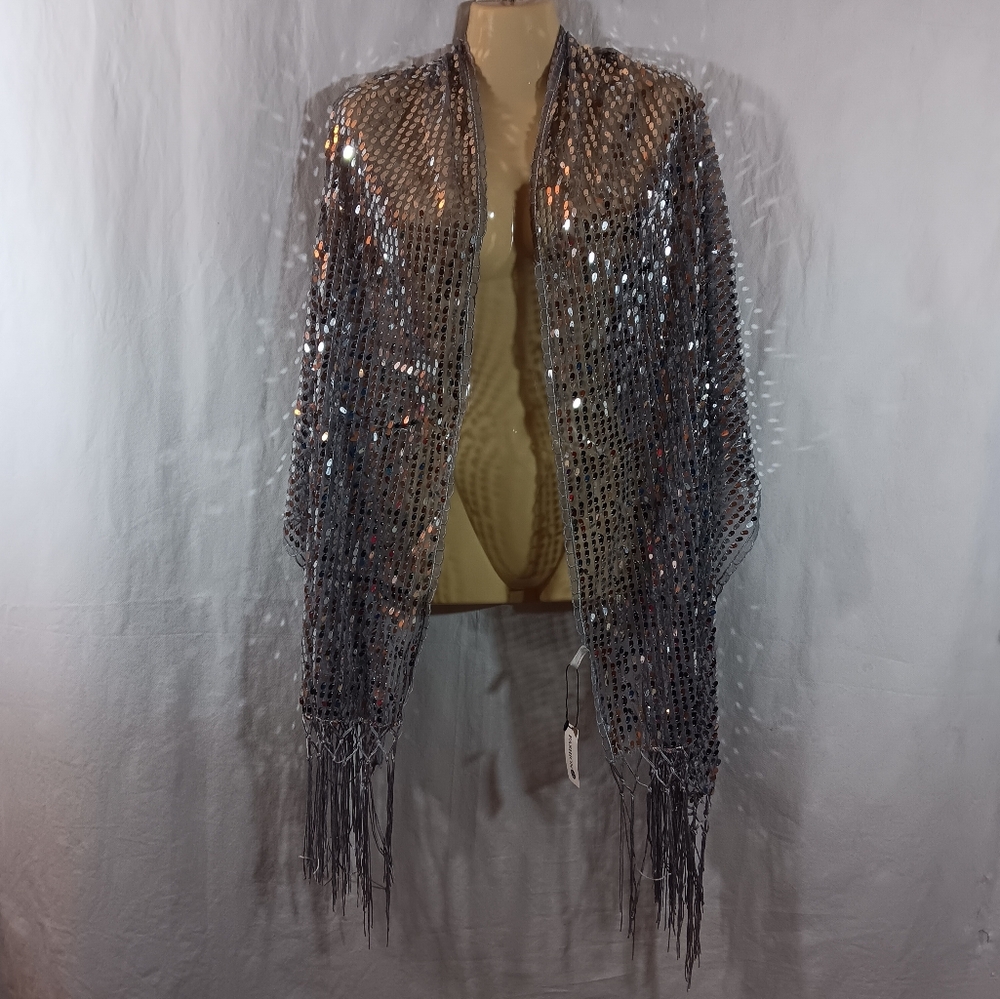 Fashion 21 NWT Womens Large Gray Scarf Silver Sequins Fringed Holiday